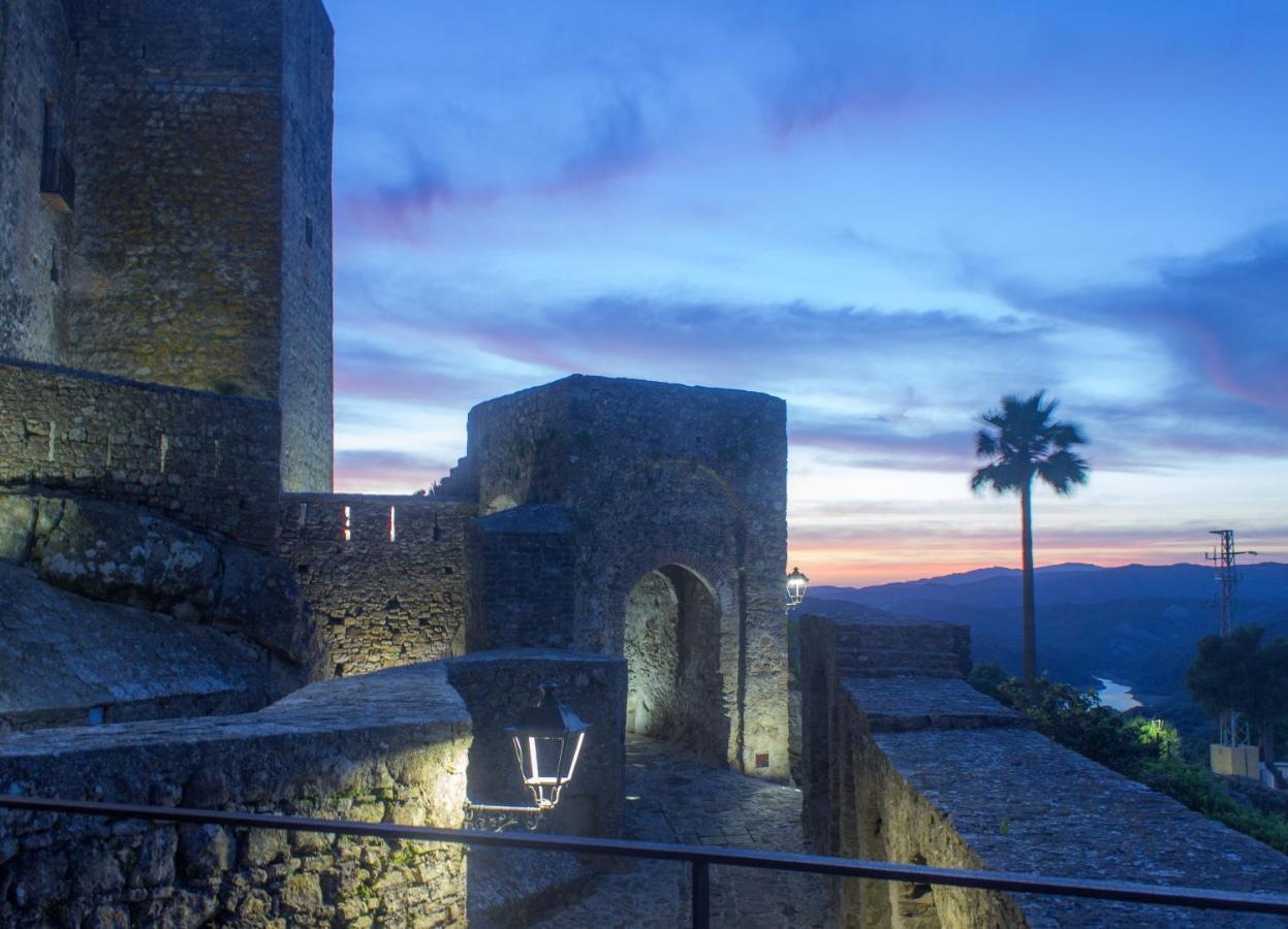 Casa En Fortaleza Medieval Кастельяр-Де-Ла-Фронтера Экстерьер фото